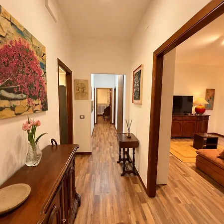 Casa Giulia Elegante A Appartamento Siena